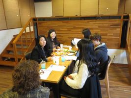 韓国青年とのディスカッション（喫茶店）